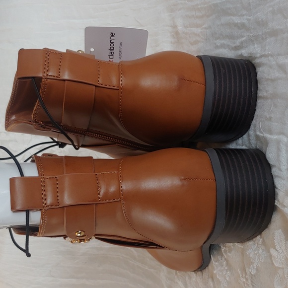 Liz Claiborne Memory Foam Ankle Boots Camel Tan Size 9 NWT - Picture 6 of 12